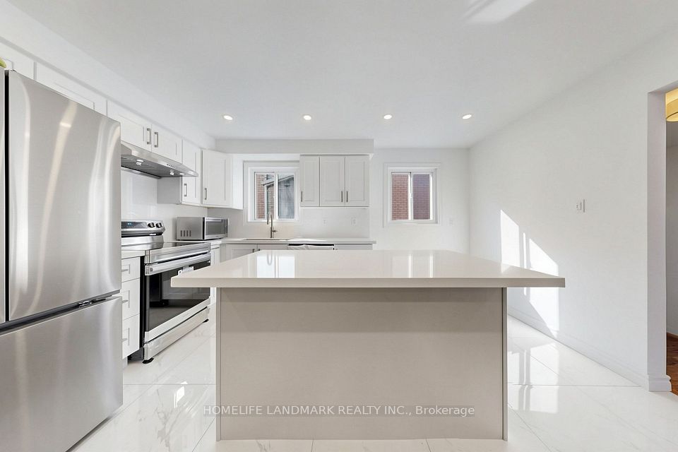 132 Chipwood Crescent, Toronto, ON M2J 3X7 11