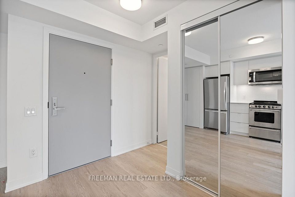 480 Wilson Avenue 1008, Toronto, ON M3H 0G1 7