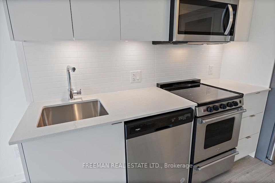 480 Wilson Avenue 1008, Toronto, ON M3H 0G1 13