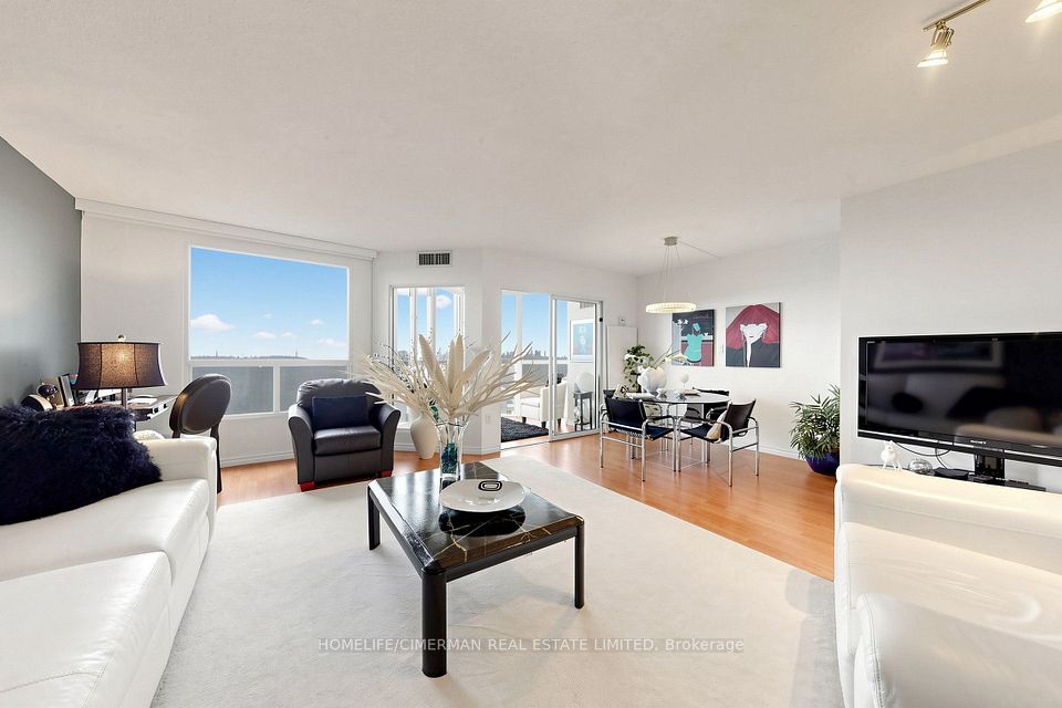 5 Concorde Place 3302, Toronto, ON M3C 3M8 4