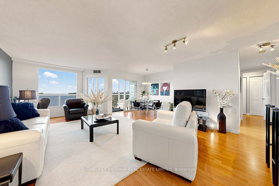 5 Concorde Place 3302, Toronto, ON M3C 3M8 3
