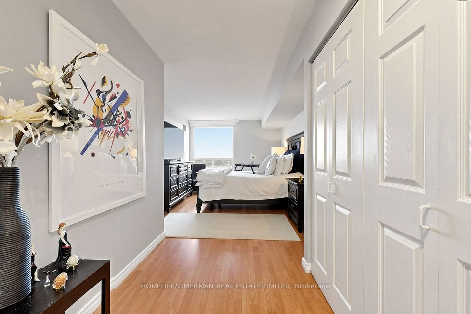 5 Concorde Place 3302, Toronto, ON M3C 3M8 19