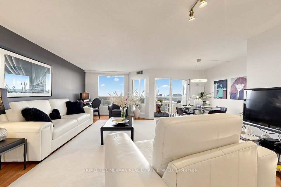 5 Concorde Place 3302, Toronto, ON M3C 3M8 5