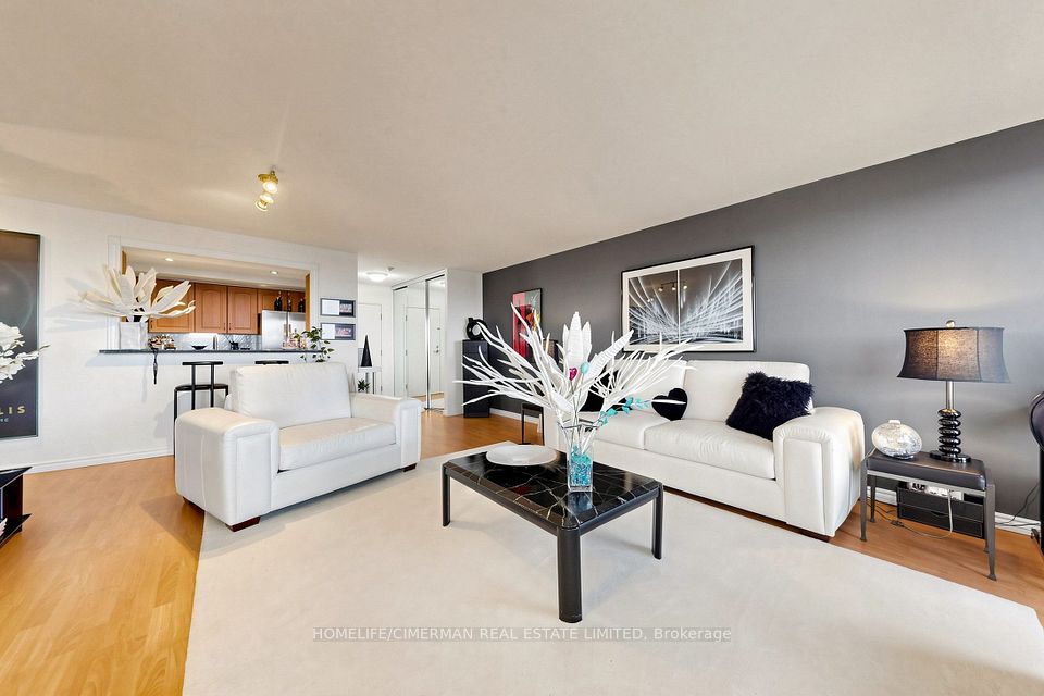 5 Concorde Place 3302, Toronto, ON M3C 3M8 10