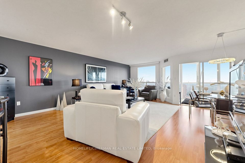 5 Concorde Place 3302, Toronto, ON M3C 3M8 6