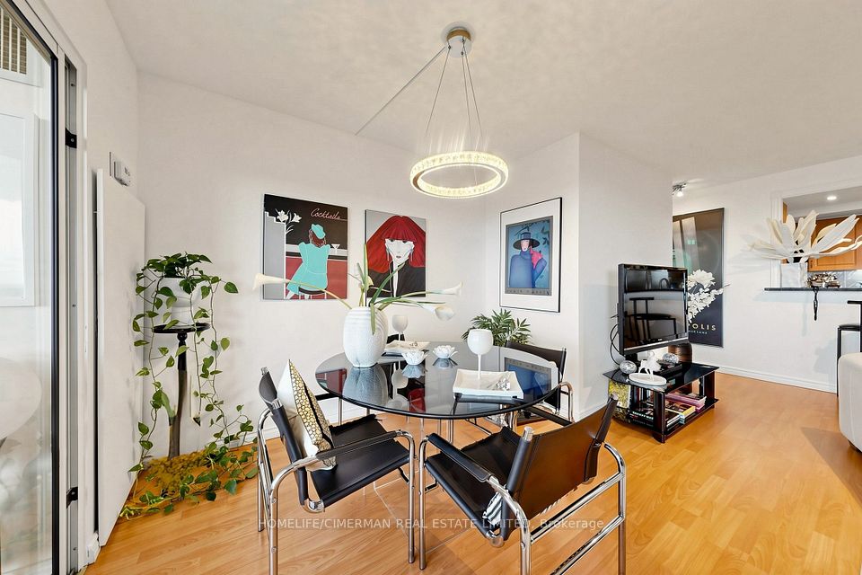 5 Concorde Place 3302, Toronto, ON M3C 3M8 13