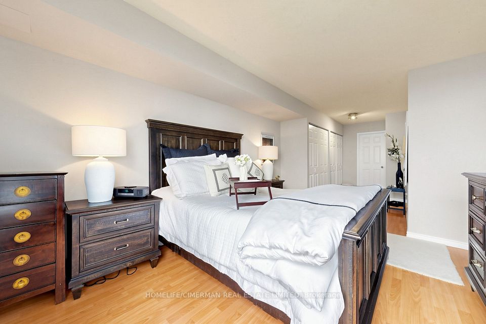 5 Concorde Place 3302, Toronto, ON M3C 3M8 23