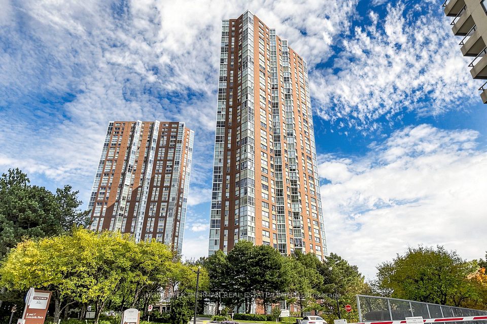 5 Concorde Place 3302, Toronto, ON M3C 3M8 2