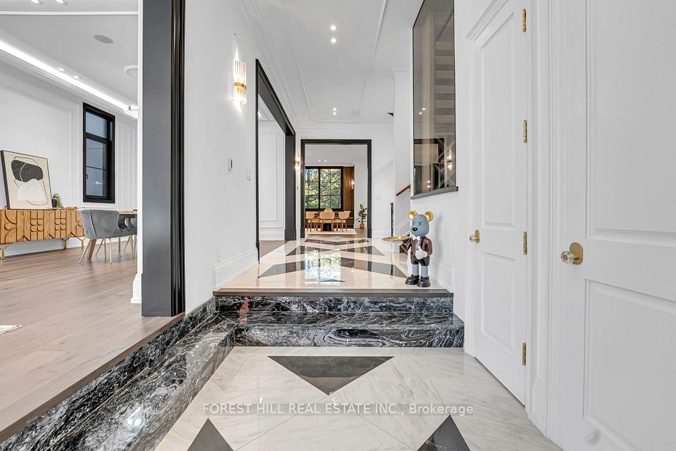 67 Montressor Drive, Toronto, ON M2P 1Z3 2