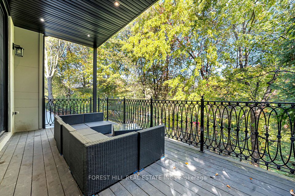 67 Montressor Drive, Toronto, ON M2P 1Z3 18