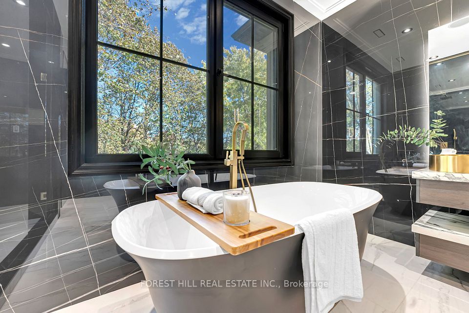 67 Montressor Drive, Toronto, ON M2P 1Z3 25