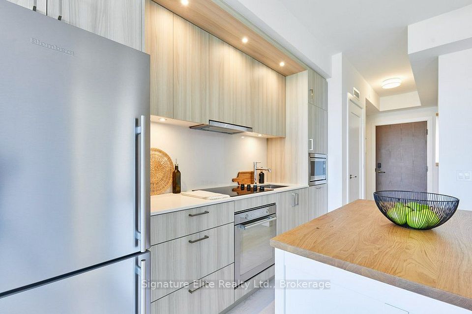 30 Inn on the Park Drive 4207, Toronto, ON M3C 0P7 10