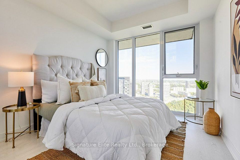 30 Inn on the Park Drive 4207, Toronto, ON M3C 0P7 3