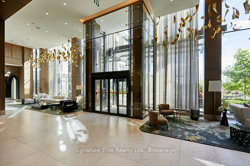 30 Inn on the Park Drive 4207, Toronto, ON M3C 0P7 23