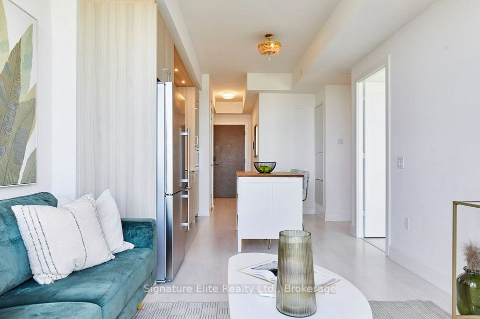 30 Inn on the Park Drive 4207, Toronto, ON M3C 0P7 12
