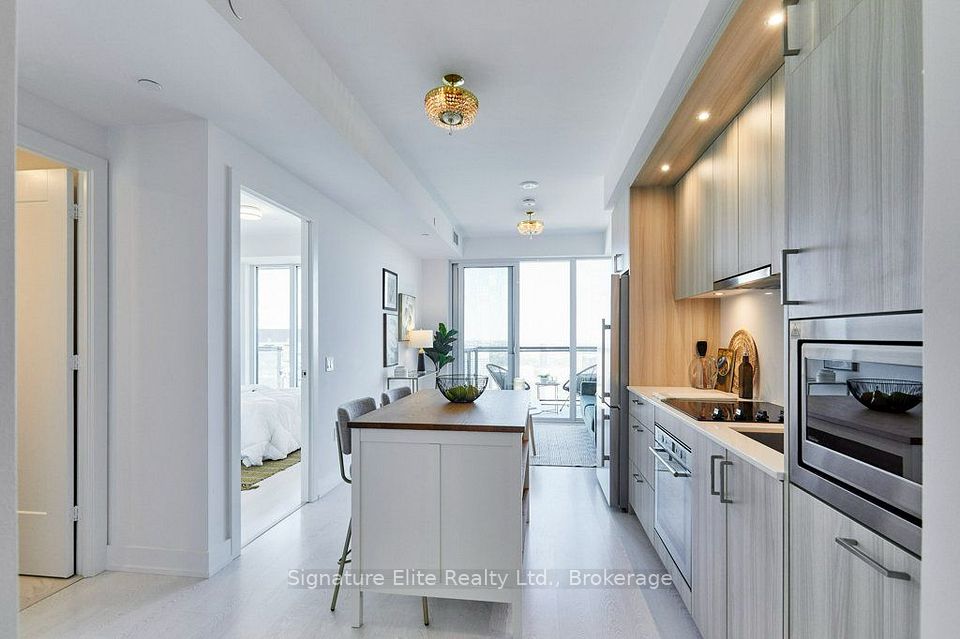 30 Inn on the Park Drive 4207, Toronto, ON M3C 0P7 6
