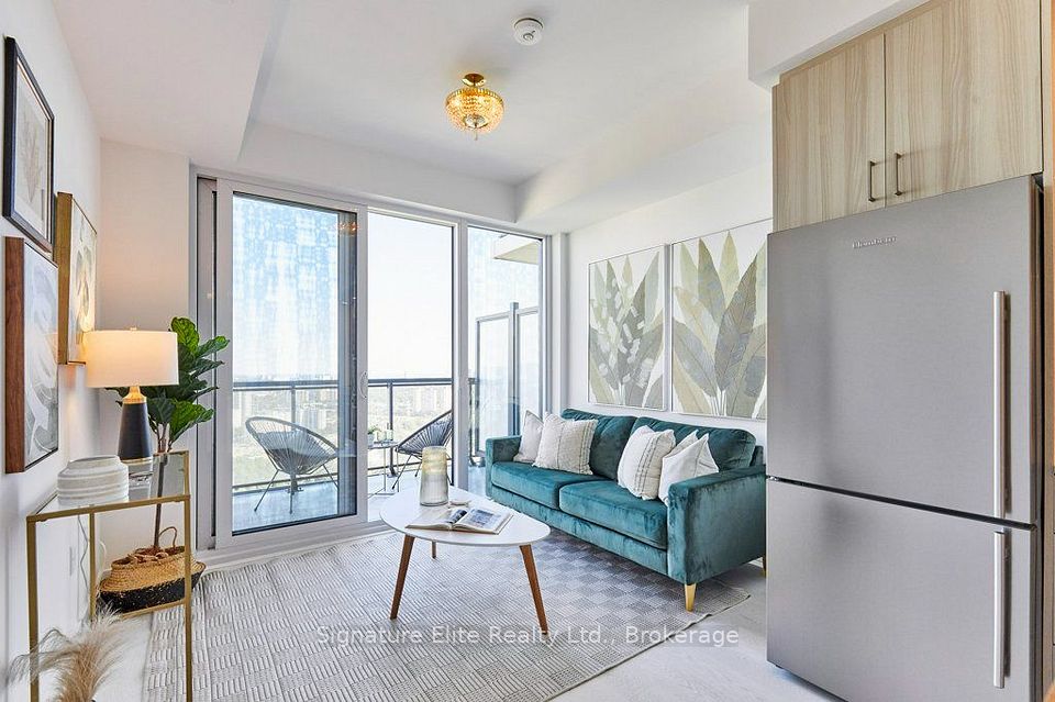 30 Inn on the Park Drive 4207, Toronto, ON M3C 0P7 14