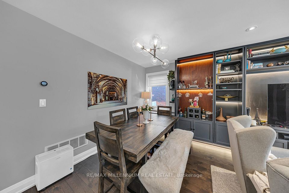 16 Sultana Avenue, Toronto, ON M6A 1S8 6