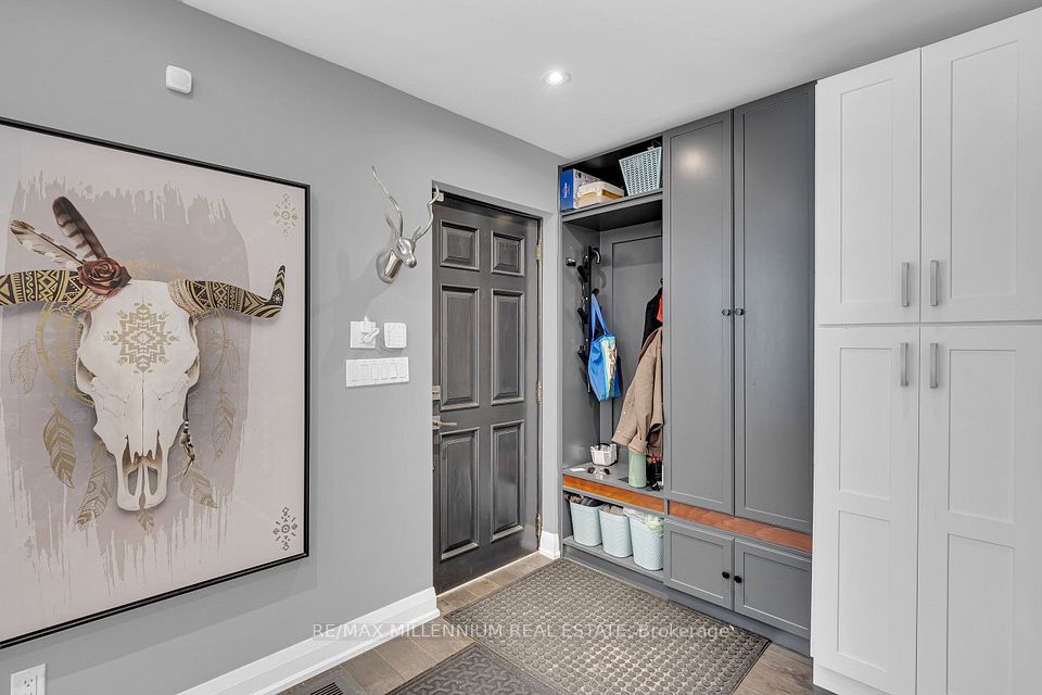 16 Sultana Avenue, Toronto, ON M6A 1S8 3