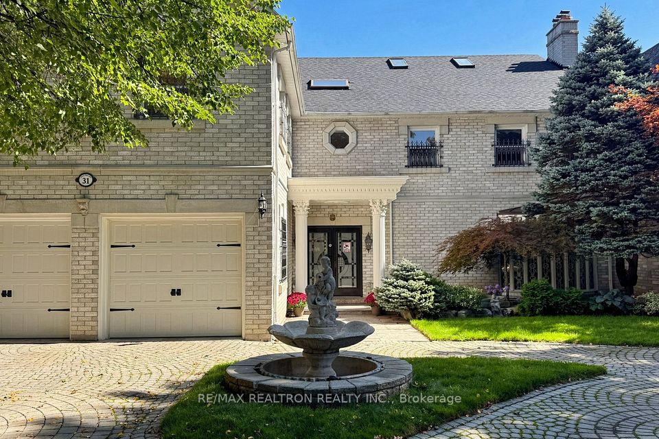 31 Arjay Crescent, Toronto, ON M2L 1C6 7