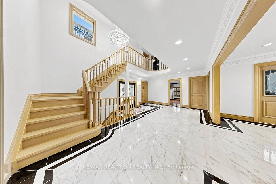 31 Arjay Crescent, Toronto, ON M2L 1C6 15