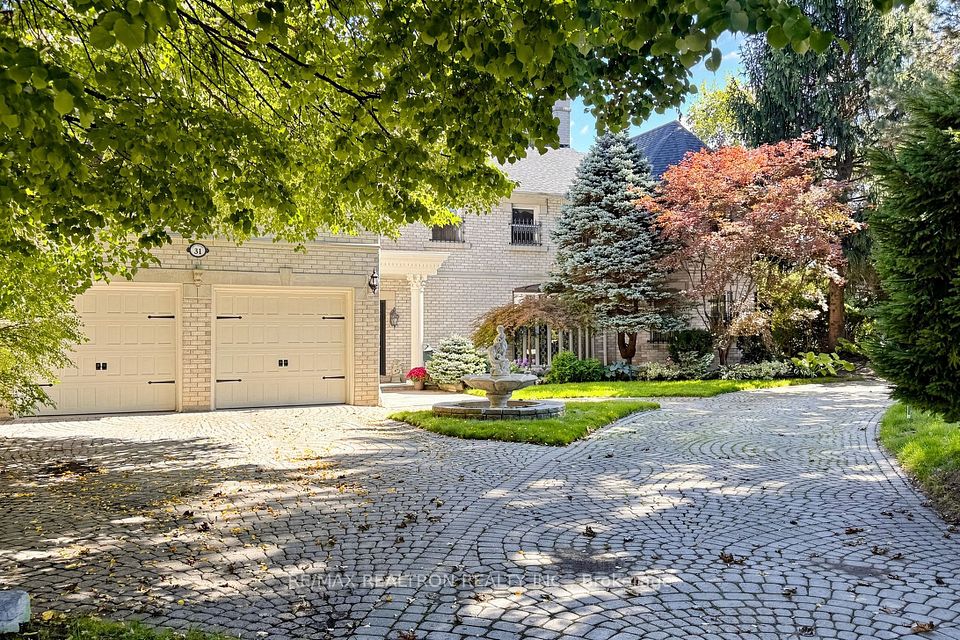 31 Arjay Crescent, Toronto, ON M2L 1C6 6