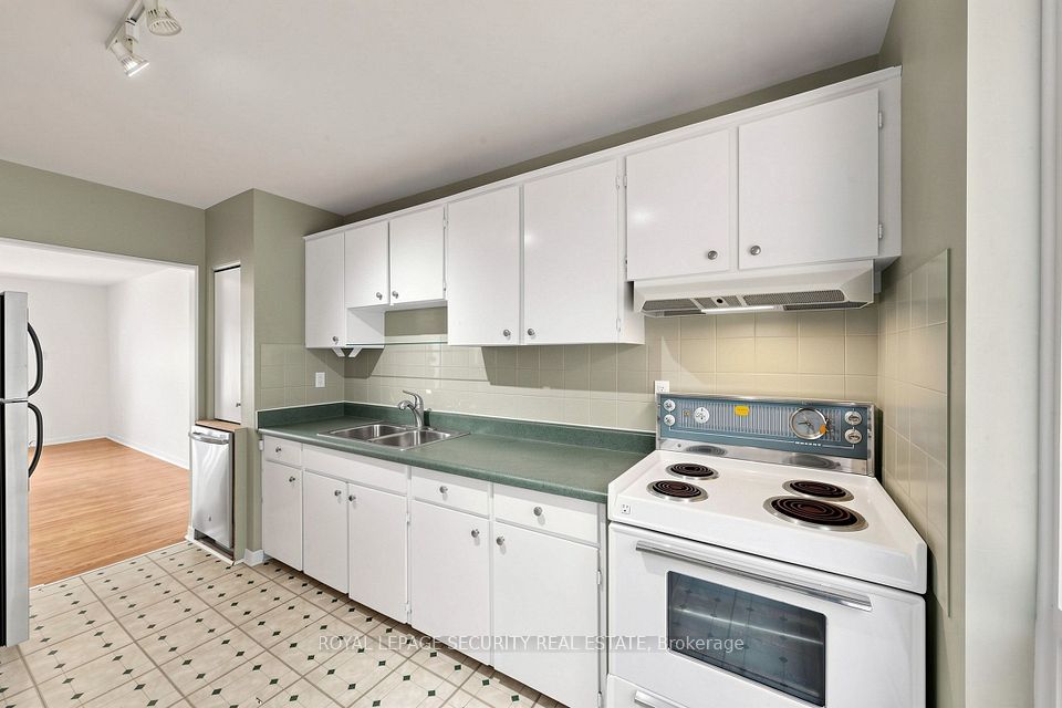 15 Liszt Gate 404, Toronto, ON M2H 1G6 14