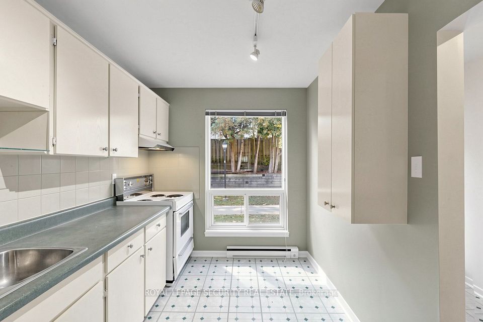15 Liszt Gate 404, Toronto, ON M2H 1G6 15