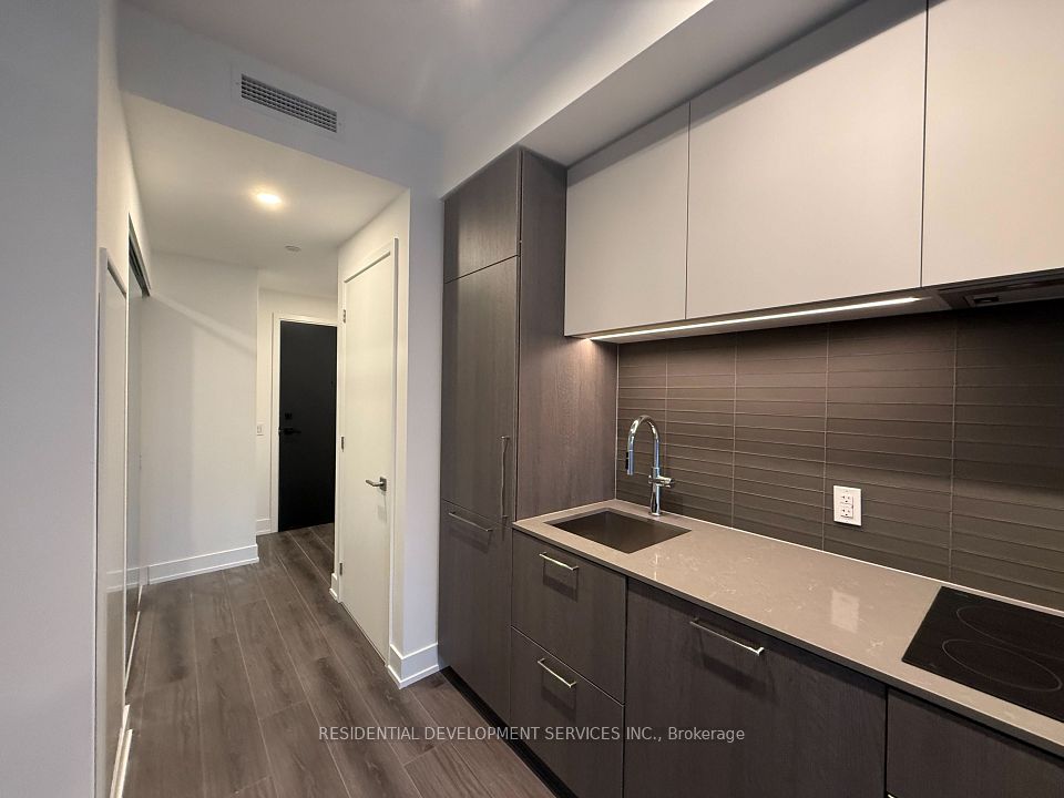 36 Olive Avenue 705, Toronto, ON M2N 0M4 2