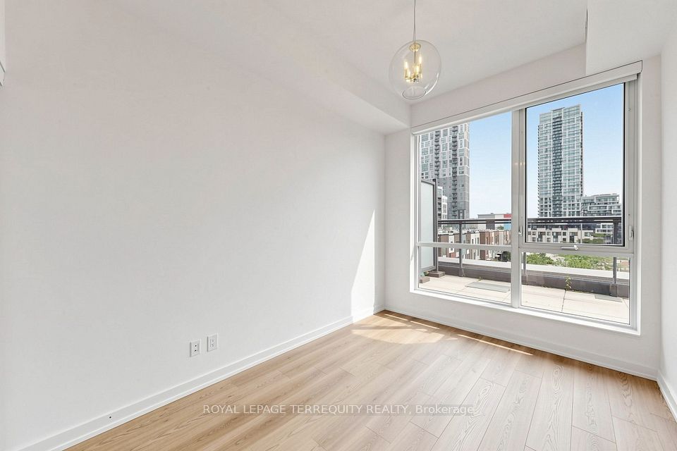 55 Regent Park Boulevard 415, Toronto, ON M5A 0C2 21