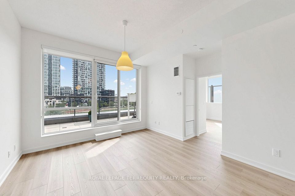 55 Regent Park Boulevard 415, Toronto, ON M5A 0C2 15