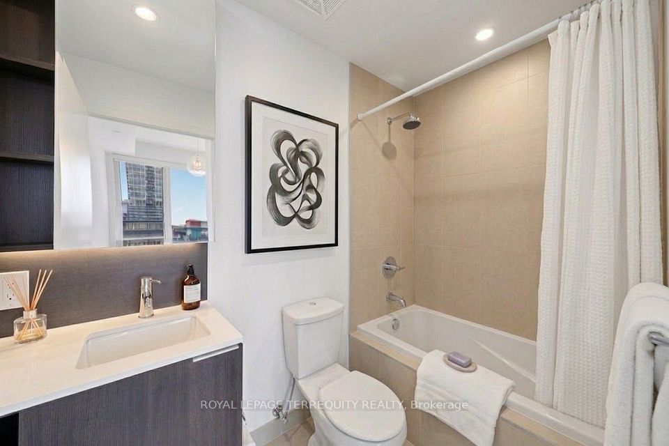 55 Regent Park Boulevard 415, Toronto, ON M5A 0C2 9