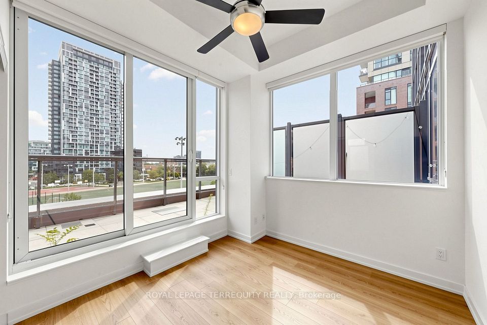 55 Regent Park Boulevard 415, Toronto, ON M5A 0C2 25