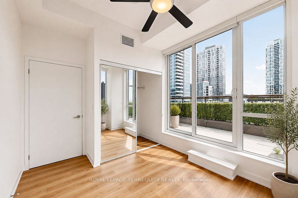 55 Regent Park Boulevard 415, Toronto, ON M5A 0C2 11