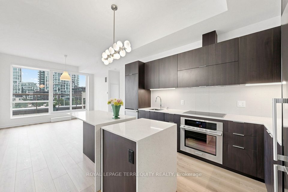 55 Regent Park Boulevard 415, Toronto, ON M5A 0C2 19