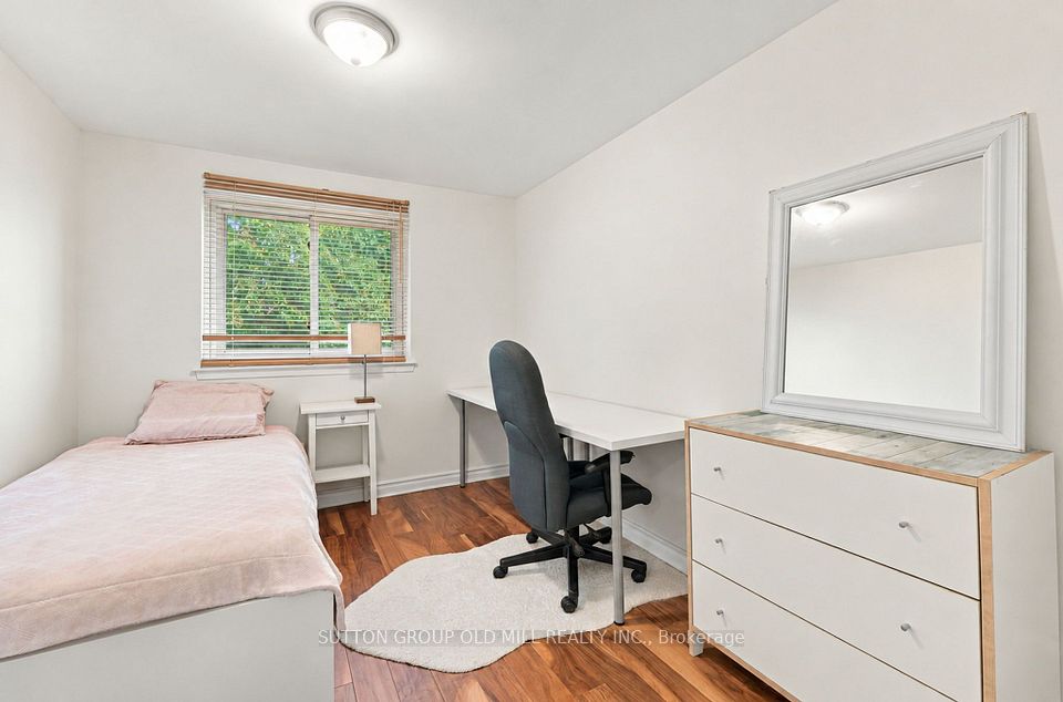 2 Virgo Starway, Toronto, ON M2J 1N7 21