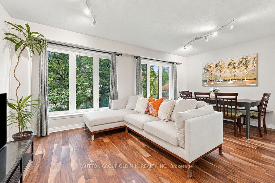 2 Virgo Starway, Toronto, ON M2J 1N7 9