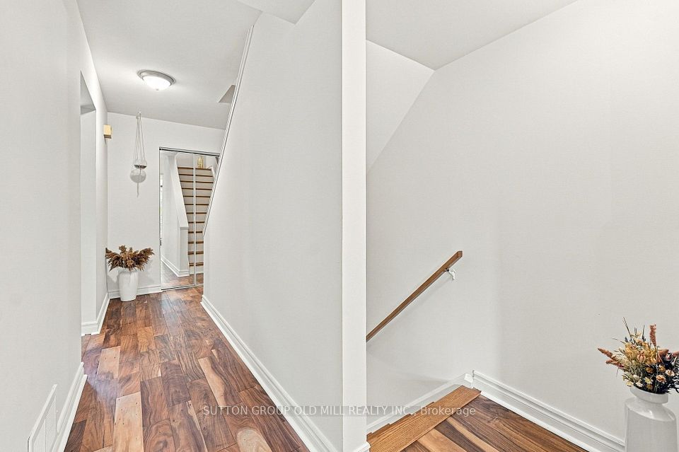 2 Virgo Starway, Toronto, ON M2J 1N7 7