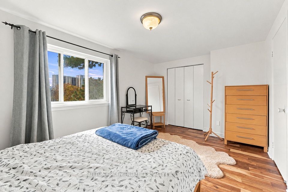 2 Virgo Starway, Toronto, ON M2J 1N7 19