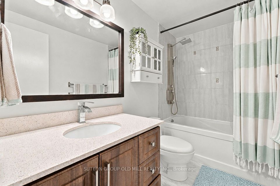 2 Virgo Starway, Toronto, ON M2J 1N7 20