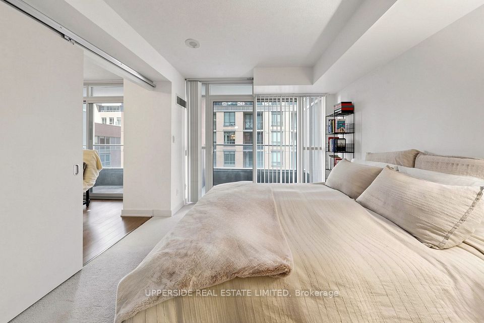 126 Simcoe Street 607, Toronto, ON M5H 4E6 15