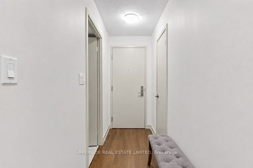 126 Simcoe Street 607, Toronto, ON M5H 4E6 22