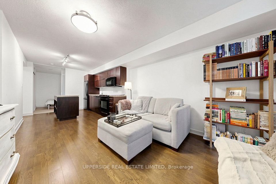 Condo Apartment at 126 Simcoe Street 607, Toronto, ON M5H 4E6
