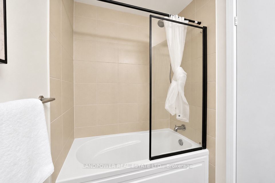 35 Brian Peck Crescent 817, Toronto, ON M4G 0A5 23