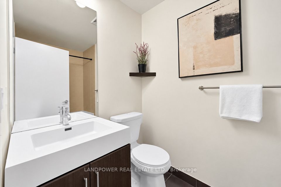 35 Brian Peck Crescent 817, Toronto, ON M4G 0A5 22