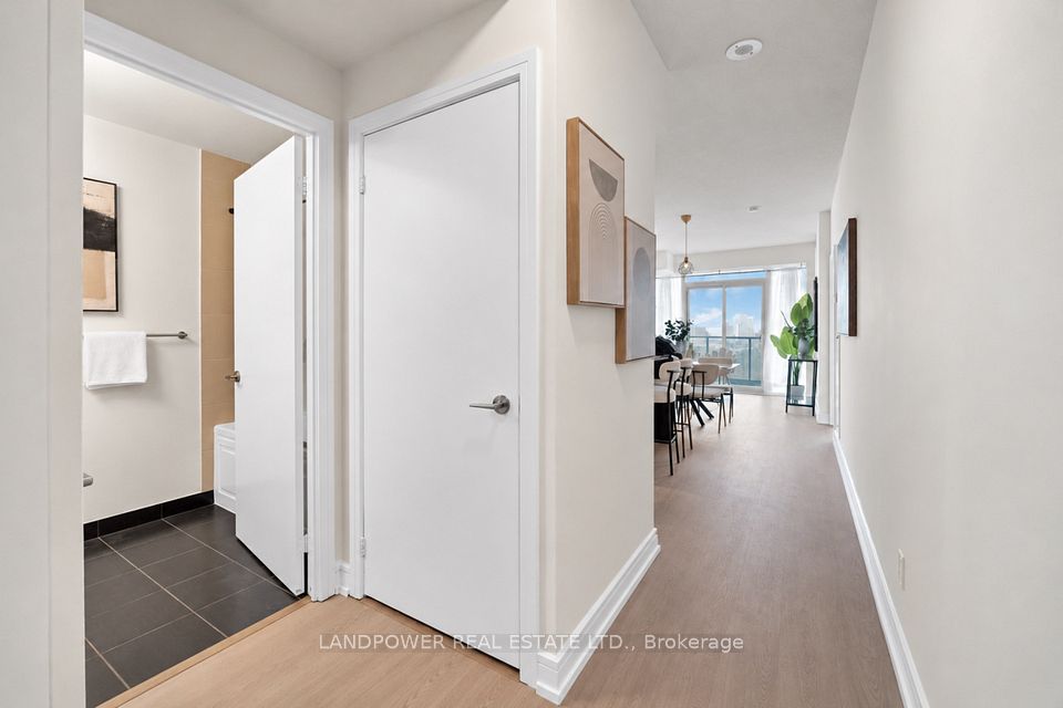 35 Brian Peck Crescent 817, Toronto, ON M4G 0A5 20