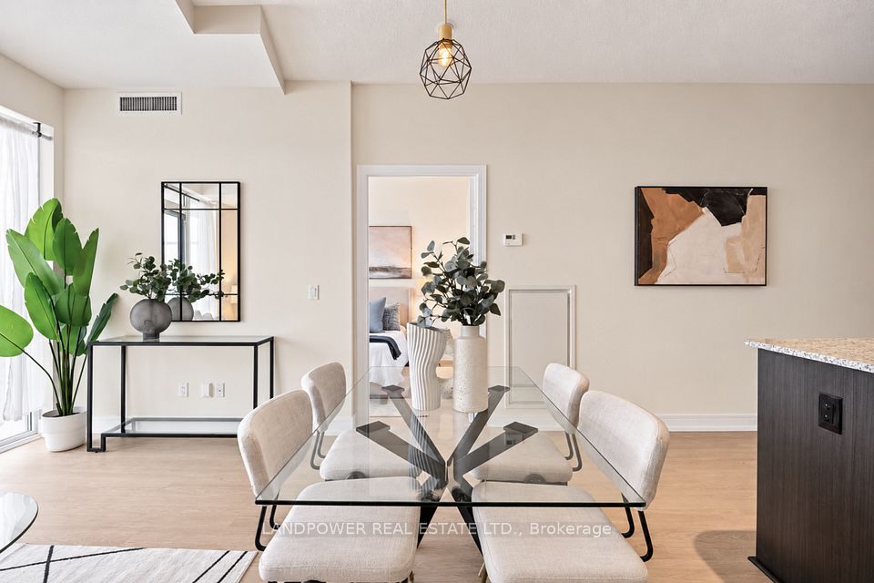 35 Brian Peck Crescent 817, Toronto, ON M4G 0A5 16
