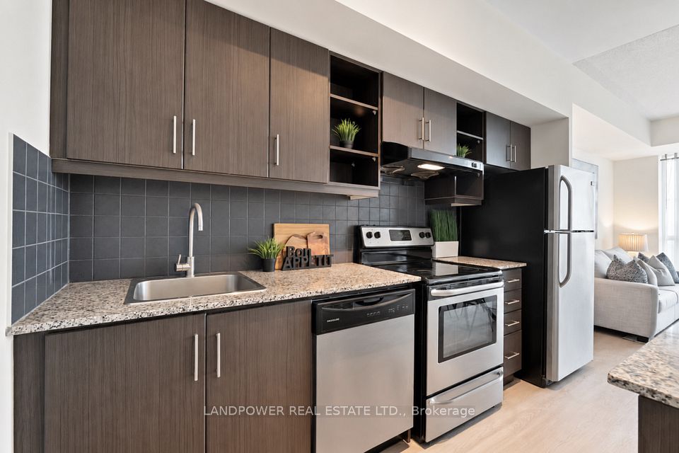 35 Brian Peck Crescent 817, Toronto, ON M4G 0A5 2