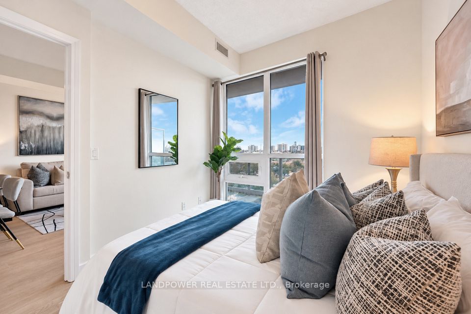 35 Brian Peck Crescent 817, Toronto, ON M4G 0A5 17