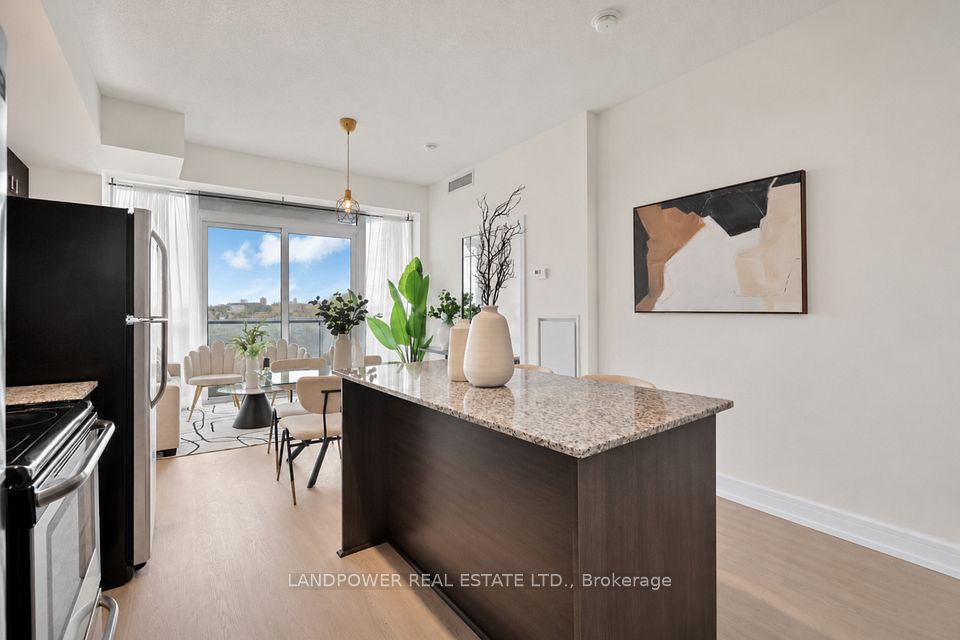 35 Brian Peck Crescent 817, Toronto, ON M4G 0A5 6